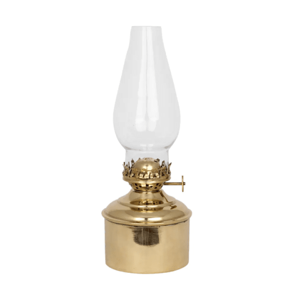 Kerosene lamp haga Goud/messing Van Strömshaga - Gebruik voor deze olielamp altijd de geurloze lampenolie van Strömshaga (artikelnummer 100001), apart verkrijgbaar.