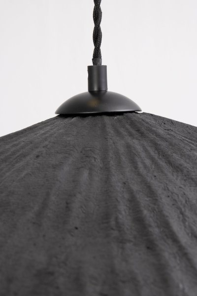 Tropez Ø60 Zwart hanglamp Van Globen Lighting - Deze lamp is handgemaakt van papier, wat betekent dat de vorm kan afwijken van onze productafbeeldingen.
