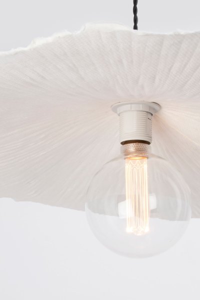 Tropez Ø60 Zwart hanglamp Van Globen Lighting - Deze lamp is handgemaakt van papier, wat betekent dat de vorm kan afwijken van onze productafbeeldingen.