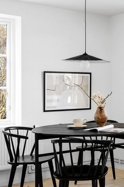 Tropez Ø60 Zwart hanglamp Van Globen Lighting - Deze lamp is handgemaakt van papier, wat betekent dat de vorm kan afwijken van onze productafbeeldingen.