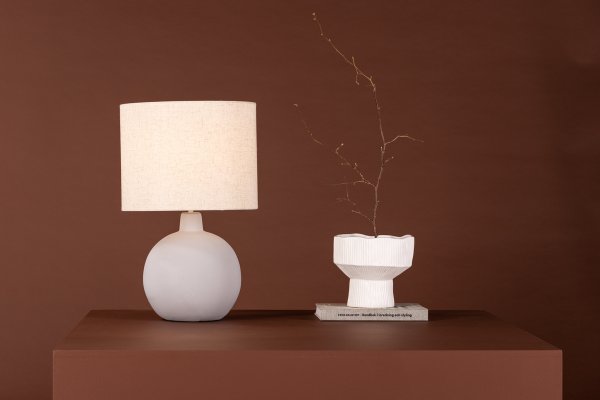 Torcello 50cm Grijs tafellamp Van Venture Design - De lamp heeft een stijlvol en eenvoudig design en is daardoor geschikt om vrijwel overal te plaatsen waar extra verlichting of decoratie nodig is.