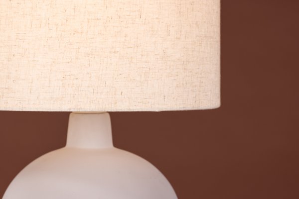 Torcello 50cm Grijs tafellamp Van Venture Design - De lamp heeft een stijlvol en eenvoudig design en is daardoor geschikt om vrijwel overal te plaatsen waar extra verlichting of decoratie nodig is.