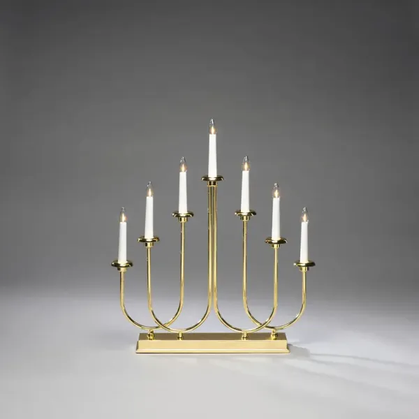 Candelabra 7 Lights Messing Van Konstsmide - Cre&euml;er een luxueuze en uitnodigende kerstsfeer met deze stijlvolle Adventkandelaar met een messing afwerking.