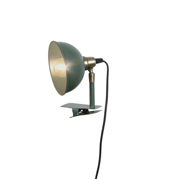 Pelle Groente klemlamp Van Strömshaga - Tafellamp die bijvoorbeeld aan het hoofdeinde, een vensterbank of de rand van een tafel of plank kan worden bevestigd.