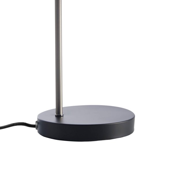 Ocean 43cm Zwart bureaulamp Van Dyberg Larsen - Hierdoor is de lamp ideaal voor in de slaapkamer en als indirecte lichtbron in de woonkamer.