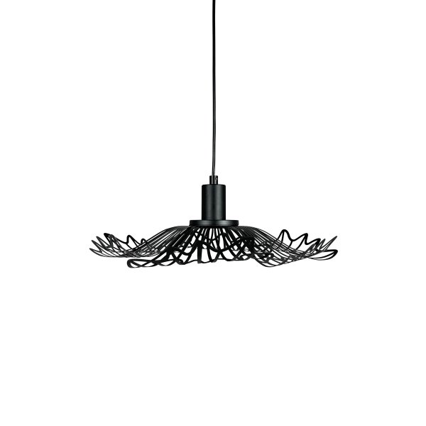 Flora Ø40 Matzwart hanglamp Van Dyberg Larsen - Finns i tv&aring; eleganta varianter: matt svart, med en industriell fransk k&auml;nsla, och p&auml;rlvitt, som kombinerar romantisk bohemstil med en minimalistisk touch.