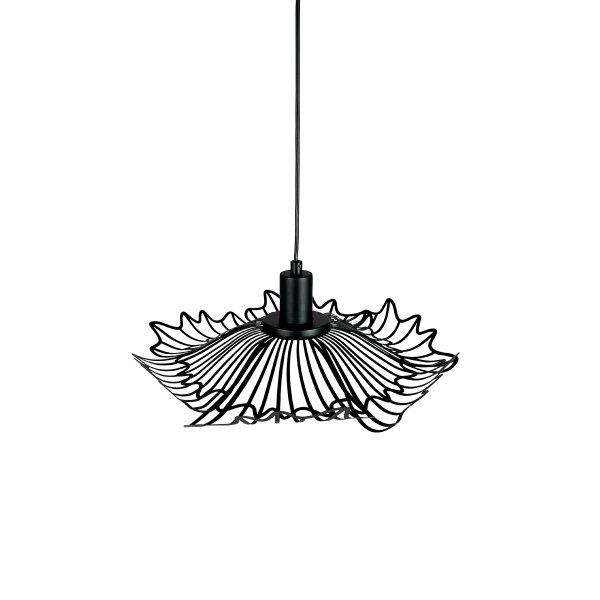 Flora Ø40 Matzwart hanglamp Van Dyberg Larsen - Finns i tv&aring; eleganta varianter: matt svart, med en industriell fransk k&auml;nsla, och p&auml;rlvitt, som kombinerar romantisk bohemstil med en minimalistisk touch.
