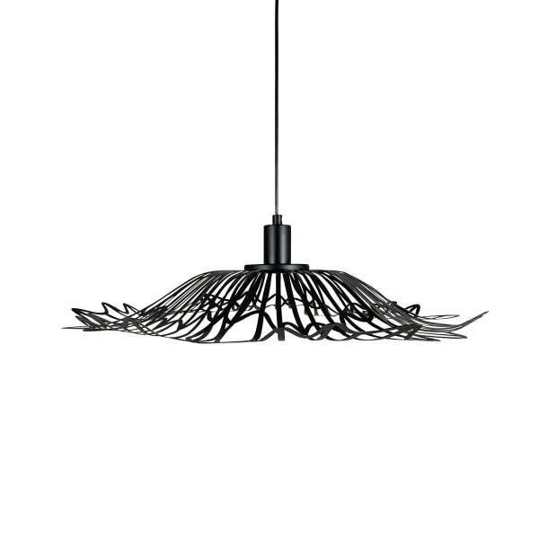 Flora Ø60 Matzwart hanglamp Van Dyberg Larsen - Finns i tv&aring; eleganta varianter: matt svart, med en industriell fransk k&auml;nsla, och p&auml;rlvitt, som kombinerar romantisk bohemstil med en minimalistisk touch.