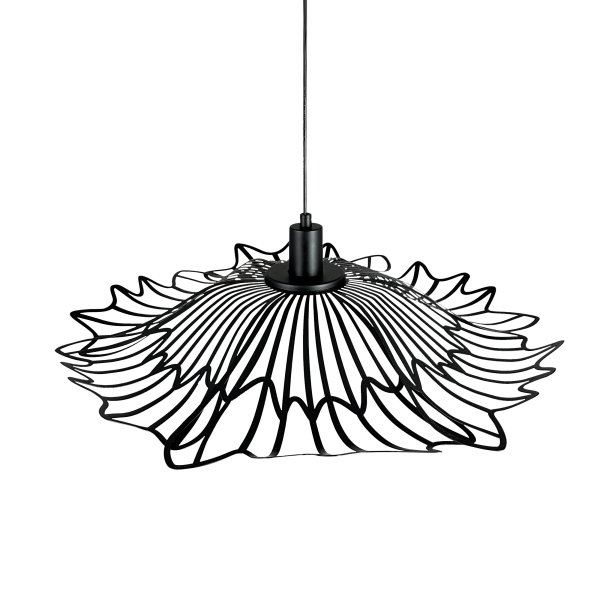 Flora Ø60 Matzwart hanglamp Van Dyberg Larsen - Finns i tv&aring; eleganta varianter: matt svart, med en industriell fransk k&auml;nsla, och p&auml;rlvitt, som kombinerar romantisk bohemstil med en minimalistisk touch.