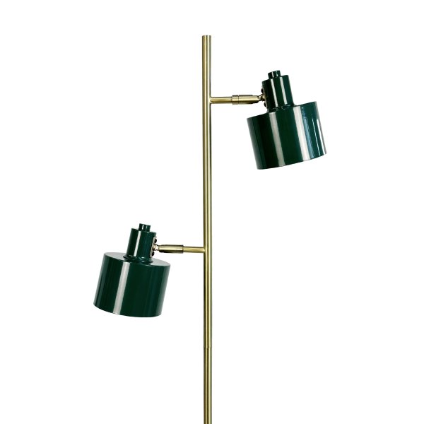 Ocean Groente vloerlamp Van Dyberg Larsen - Den handpolerade m&auml;ssingsstommen kan luta upp och ner och ger varje lampa en unik f&auml;rgvariation.