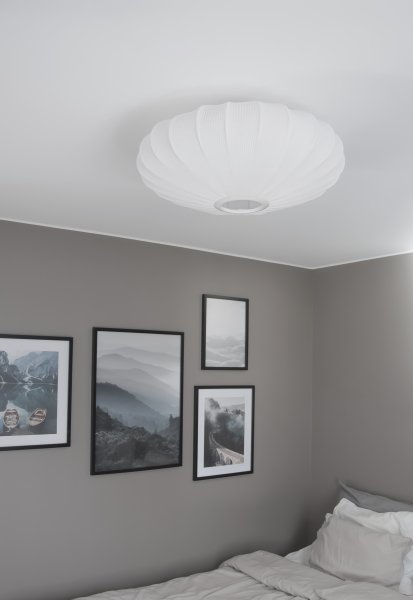 Mamsell Ø55 Wit plafondlamp Van Aneta Lighting - Mamsell is een stijlvolle plafondlamp die met zijn zachte vorm bijvoorbeeld goed in slaapkamers past.