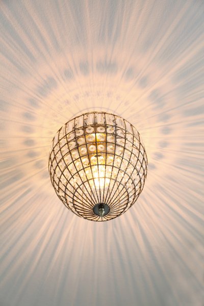Amadeus Ø30 Antiquiteit plafondlamp Van By Rydéns - Het voordeel van plafondlampen is dat ze minder ruimte innemen en daardoor geschikt zijn voor bijvoorbeeld een hal of een kamer met minder ruimte of een laag plafond.