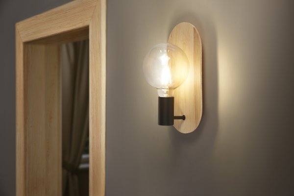 Wood 30cm Natuur wandlamp Van Ledvance - Hier zorgt de lamp niet alleen voor sfeervolle verlichting, maar is hij ook een stijlvol detail in het interieur.