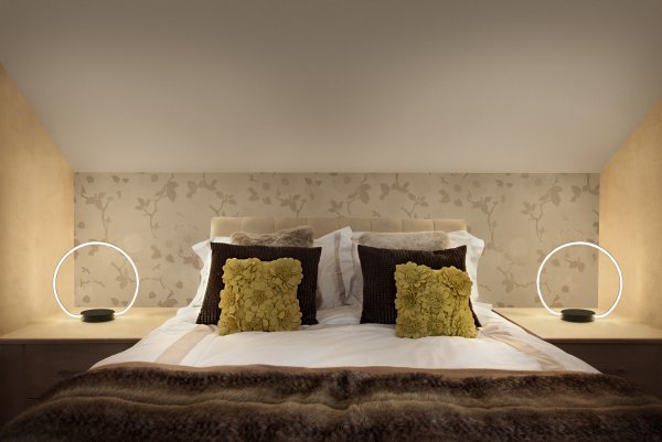 Aura 35cm Zwart tafellamp Van Ledvance - Lampan &auml;r 3 stegs dimbar med touch-str&ouml;mbrytaren p&aring; lampfoten s&aring; du kan justera ljusstyrkan efter behov.