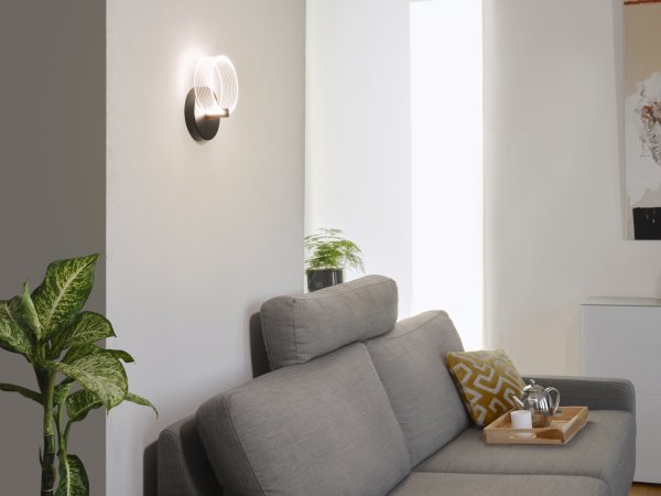 Circle PL 23cm Zwart wandlamp Van Ledvance - In de eerste fase schijnt de lamp in een warm wit licht van 3000K, in de tweede fase schijnt hij in een koud wit licht van 4200K en in de derde fase schijnt hij in 6500K (daglicht).