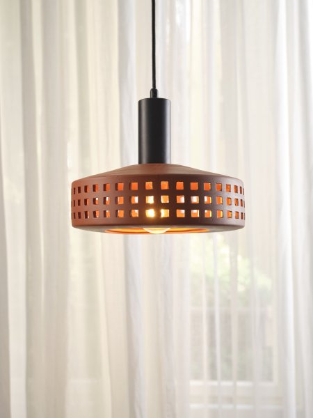 Clay Windows Ø26 Bruin hanglamp Van Ledvance - Clay Windows har en rustik design med sin sk&auml;rm gjord av lera i en r&ouml;dbrun f&auml;rg.