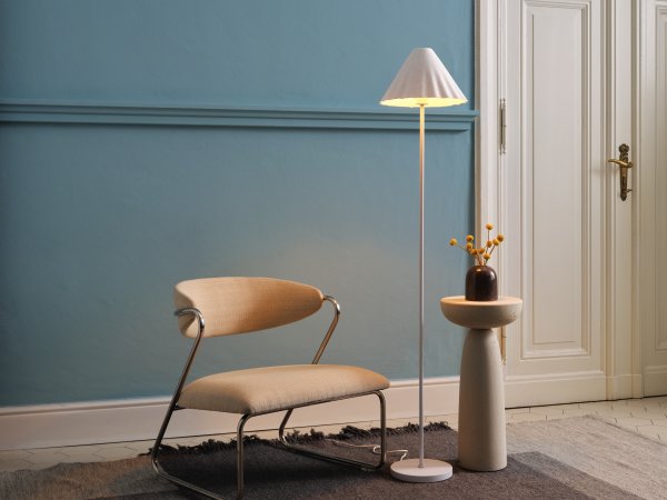 Pulp Wit vloerlamp Van Ledvance - De aan/uit-schakelaar heeft een ingebouwde dimmer en is handig op het snoer geplaatst.