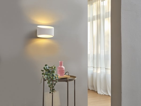 Plaster Band 34cm Wit wandlamp Van Ledvance - Plaster Band &auml;r en modern v&auml;gglampa gjord av gips.