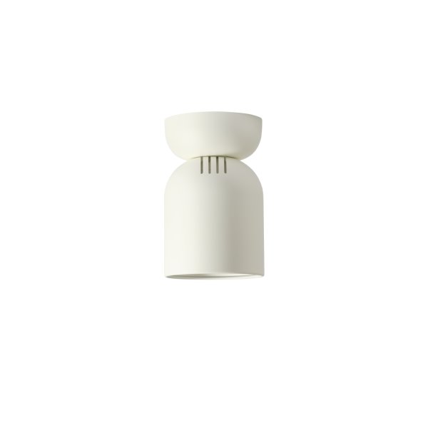 Lennon Ø13 Warm wit plafondlamp Van CO Bankeryd - Lennon is een stijlvolle en compacte metalen plafondlamp met een zachte, warmwitte kleur die een harmonieuze uitstraling geeft.