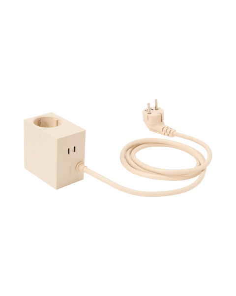 Cuboid+ Parelmoer Ivoor Van Kord - In een tijdperk waarin technologie een vanzelfsprekend onderdeel is van het dagelijks leven, verdienen zelfs de meest alledaagse voorwerpen een prachtig design en doordachte afwerking.