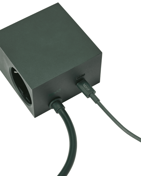 USB-C naar USB-C Donkergroen Van Kord - Deze 1,8 meter lange USB-C-kabel van duurzaam PVC is zorgvuldig op kleur afgestemd en past perfect bij uw Cuboid van Kord.