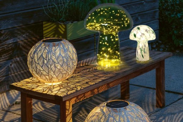 Mushroom 35cm Groente tafellamp Van Pixie Design - De lamp is voorzien van een timer en een praktische 5-staps dimmer, waarmee u het licht naar wens kunt aanpassen.