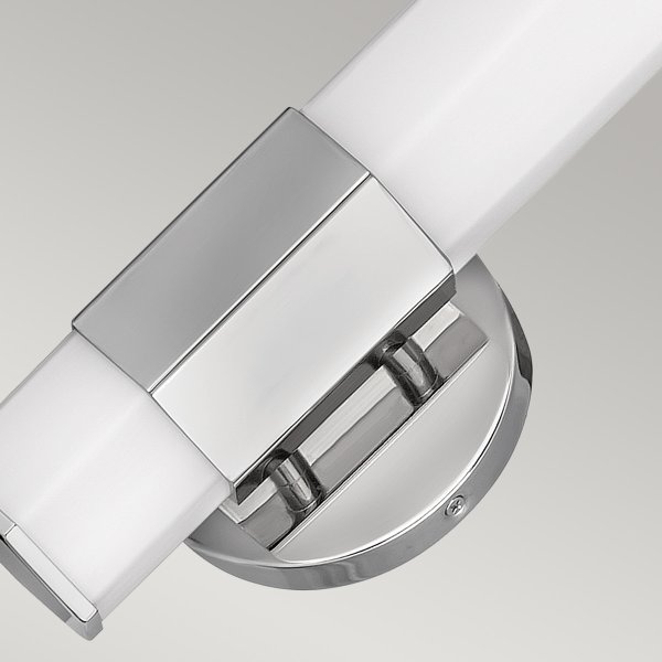 Facet 35cm Chroom badkamerlamp Van Elstead Lighting - Facet is een moderne en stijlvolle badkamerlamp die functionaliteit en esthetiek combineert.