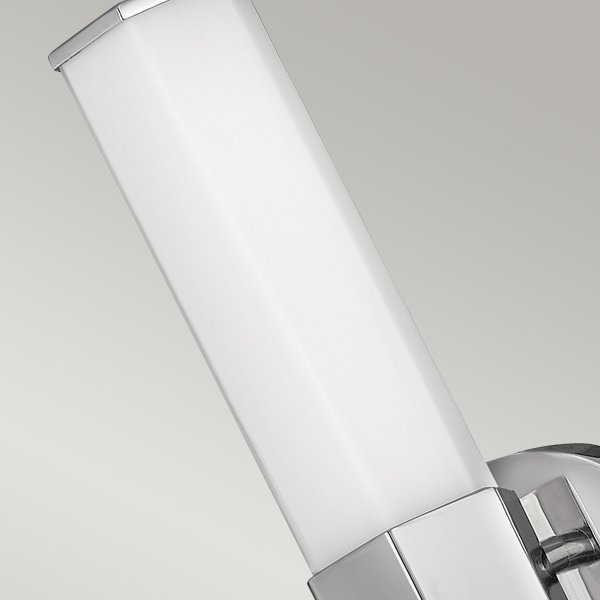 Facet 35cm Chroom badkamerlamp Van Elstead Lighting - Facet is een moderne en stijlvolle badkamerlamp die functionaliteit en esthetiek combineert.