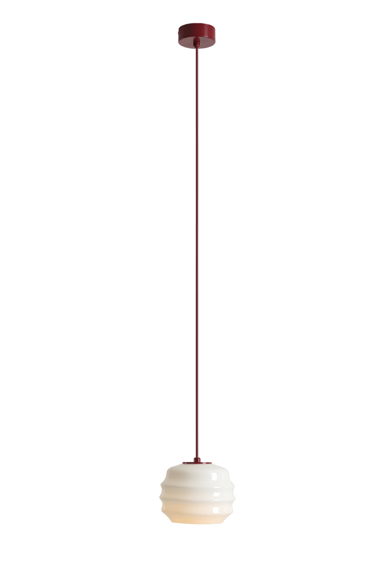 Puff Ø16 Bourgogne hanglamp Van Artera - Puff is een charmante plafondlamp die zachte vormen combineert met een modern en stijlvol design.