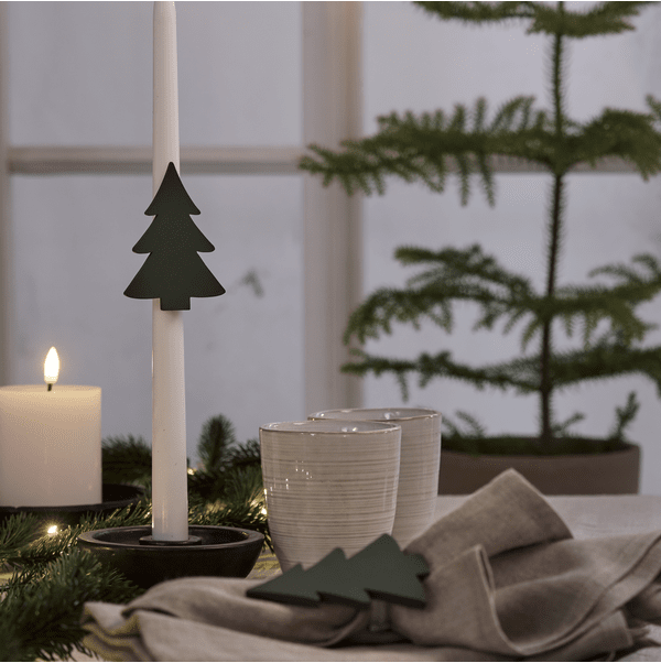 Kaarsenring 2-Pack Groente Van Star Trading - Verander de look en versier uw Advent-kandelaar of LED-kaars met deze door Kerstmis ge&iuml;nspireerde decoraties.
