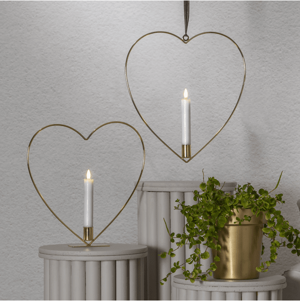 Flamme Heart Messing Van Star Trading - 28 cm kastanjebruin hart voor op tafel met Star Trading's mooie antieke kaars Flamme van 15 cm, inbegrepen.