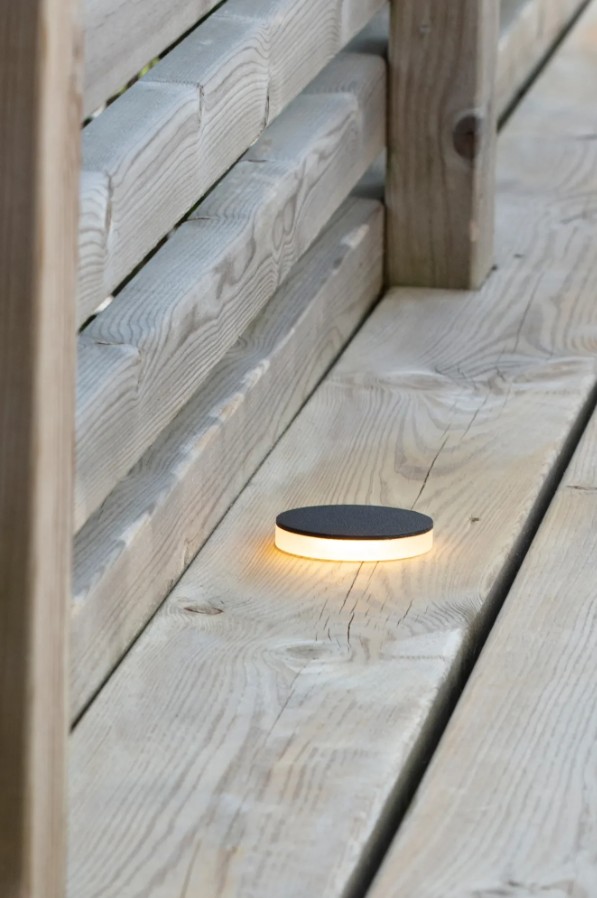 Inbouwspot Voor Terras 3W Zwart Garden 24 Van Markslöjd - Garden 24 heeft een IP44-classificatie en is geschikt voor tuin- en buitenverlichting die u eenvoudig kunt installeren.