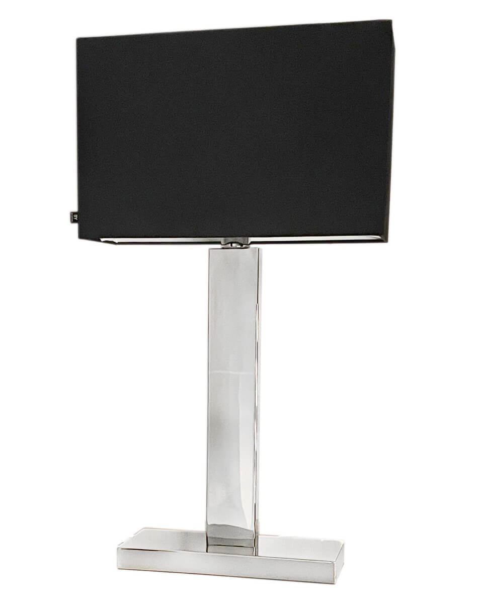 Prime 70cm Chroom tafellamp Van By Rydéns - Ontdek de mogelijkheden met de Prime tafellamp in metaal en stoffen kap en laat het elegante design en warme licht uw grote raam verfraaien en een uitnodigende sfeer in uw huis cre&euml;ren.