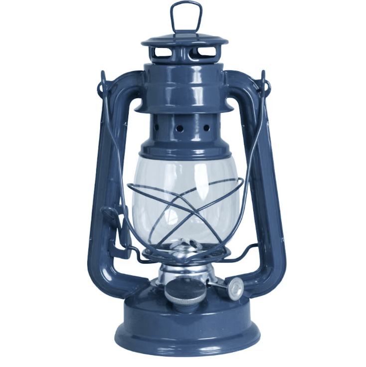 Storm Lantern small Blauw Van Strömshaga - Een lantaarn in een klassiek design die perfect past in het boothuis, op het huisje of op het strand voor maximale gezelligheid.