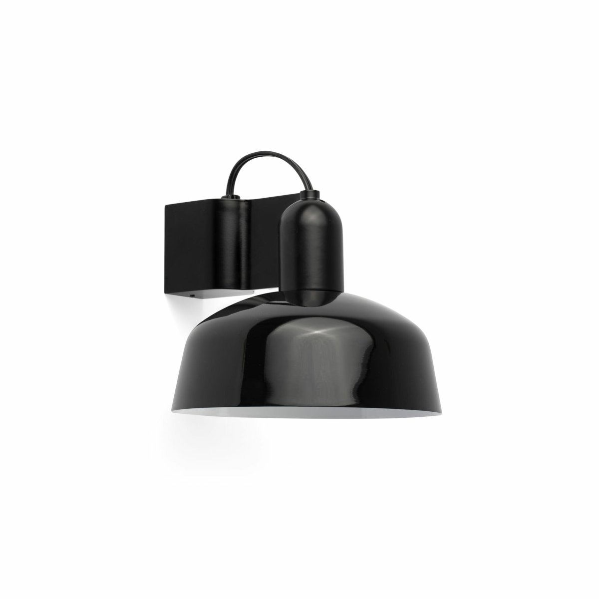 Tatawin Ø18 Zwart wandlamp Van Faro Barcelona - Tatawin is een wandlamp met een zwarte structuur en een zwarte metalen kap die gericht licht geeft.