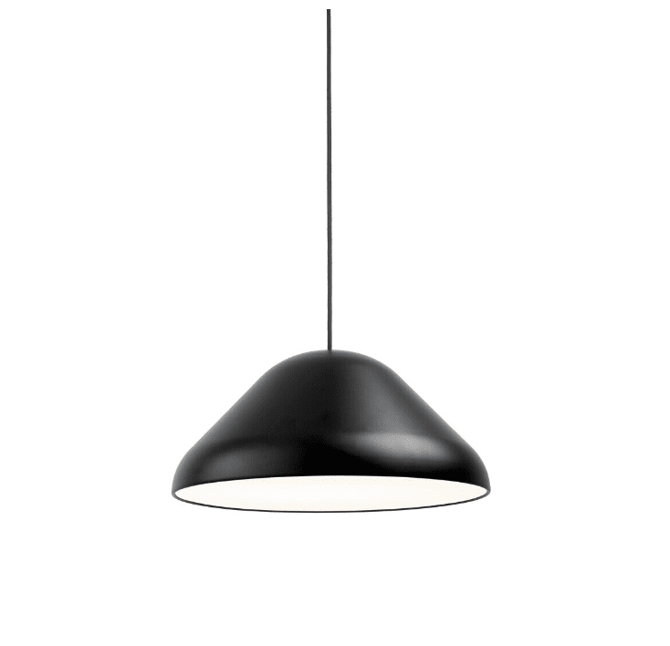 Enna Ø43 Zwart hanglamp Van Airam - De grote en ronde pendelarmatuur Enna is geschikt voor vele soorten interieurs en als eettafelarmatuur.