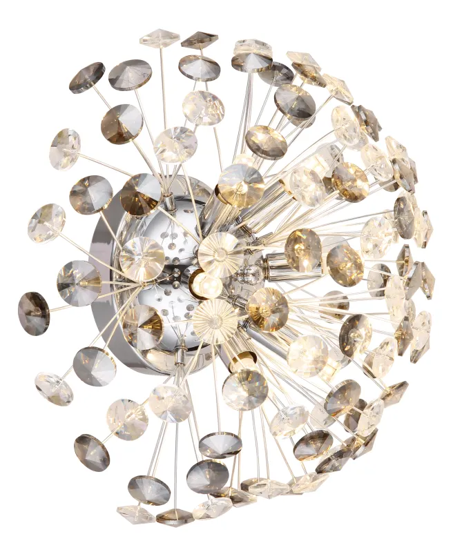 Katrina Ø40 Chroom wandlamp Van Globo Lighting - Den runda stommen i kromf&auml;rgad metall och den halvsf&auml;riska sk&auml;rmen i r&ouml;kf&auml;rgade K9-kristaller skapar en lyxig och inbjudande atmosf&auml;r.