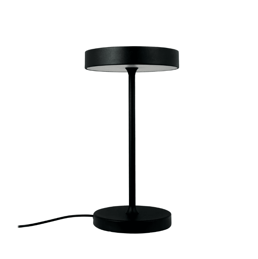 Starlight 25cm Zwart tafellamp Van Dyberg Larsen - Med inbyggd LED och tre ljusstyrkor, som dimras med 3-stegsdimmern p&aring; lamphuvudet, anpassar den sig enkelt efter olika behov &ndash; fr&aring;n st&auml;mningsfullt sken till fokuserat ljus.