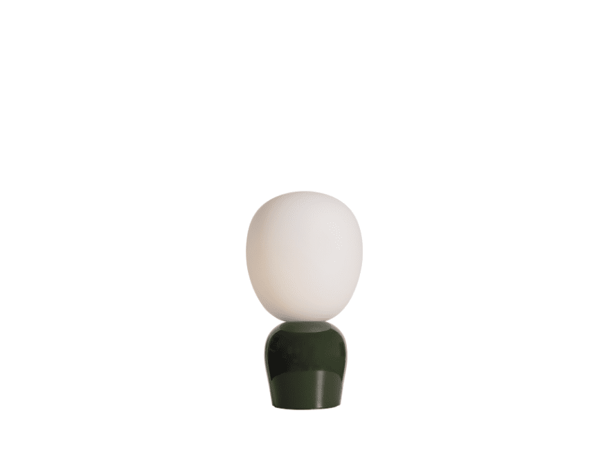 Buddy 34cm Groente tafellamp Van Belid - Met zijn gelijkmatige gloed en verfijnde design wordt Buddy een natuurlijk onderdeel van het huis, een metgezel die licht en karakter verspreidt voor generaties.