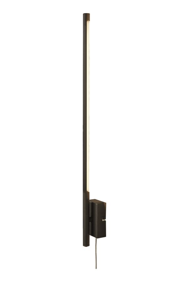 Stecco 65cm Zwart wandlamp Van Aneta Lighting - De STECCO wandlamp in zwart gelakt metaal past even goed op smalle als op iets grotere muren.