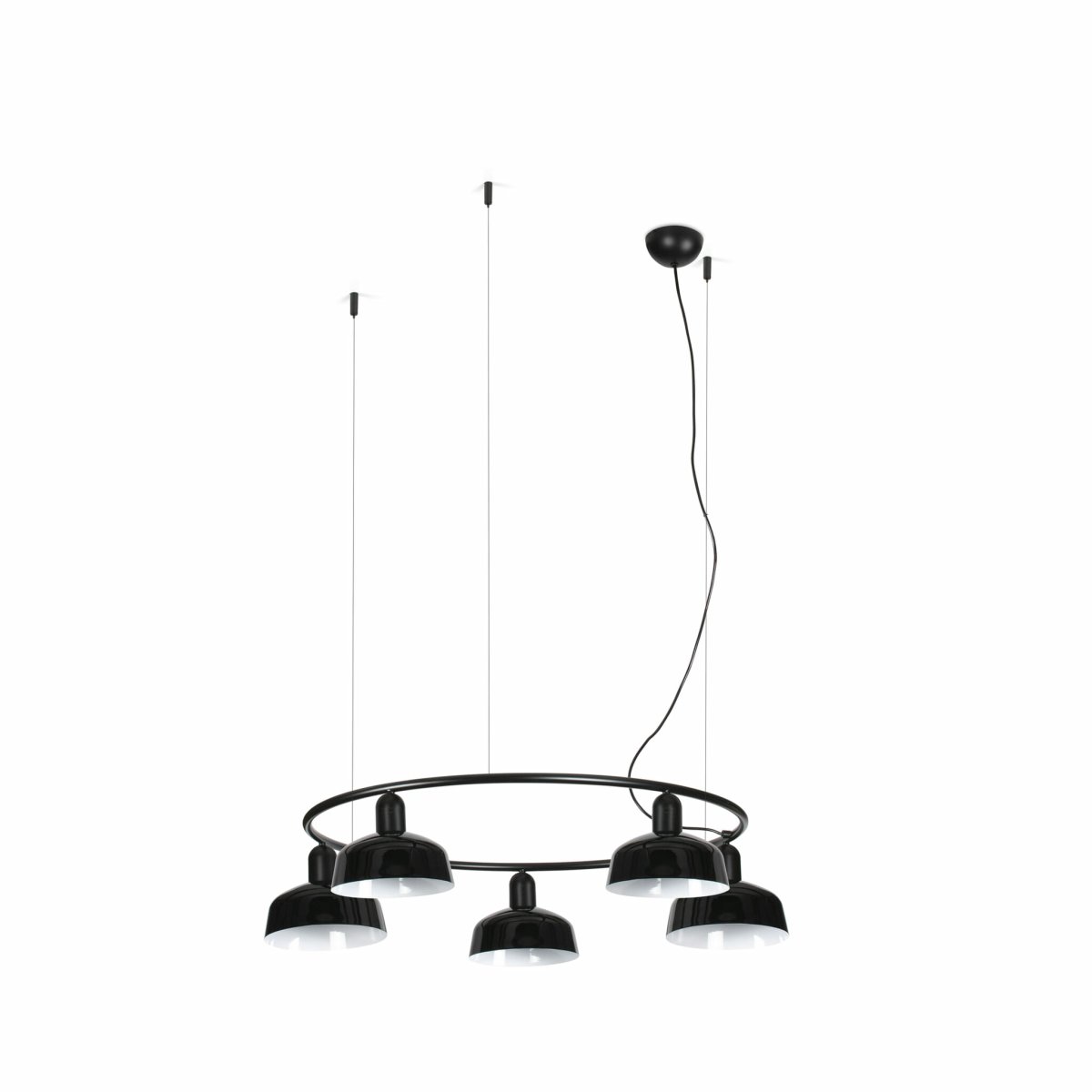 Tatawin Ø90 Zwart hanglamp Van Faro Barcelona - Tatawin is een plafondlamp met een zwarte structuur en 5 zwarte metalen kappen die een gericht, sfeervol licht verspreiden.