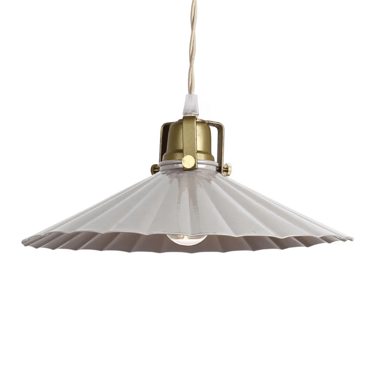 Anita Ø30 Beige raamlamp Van Strömshaga - De lampenkap heeft een gemarmerde afwerking die met de hand is beschilderd, wat betekent dat er onregelmatigheden en verschillen kunnen optreden.