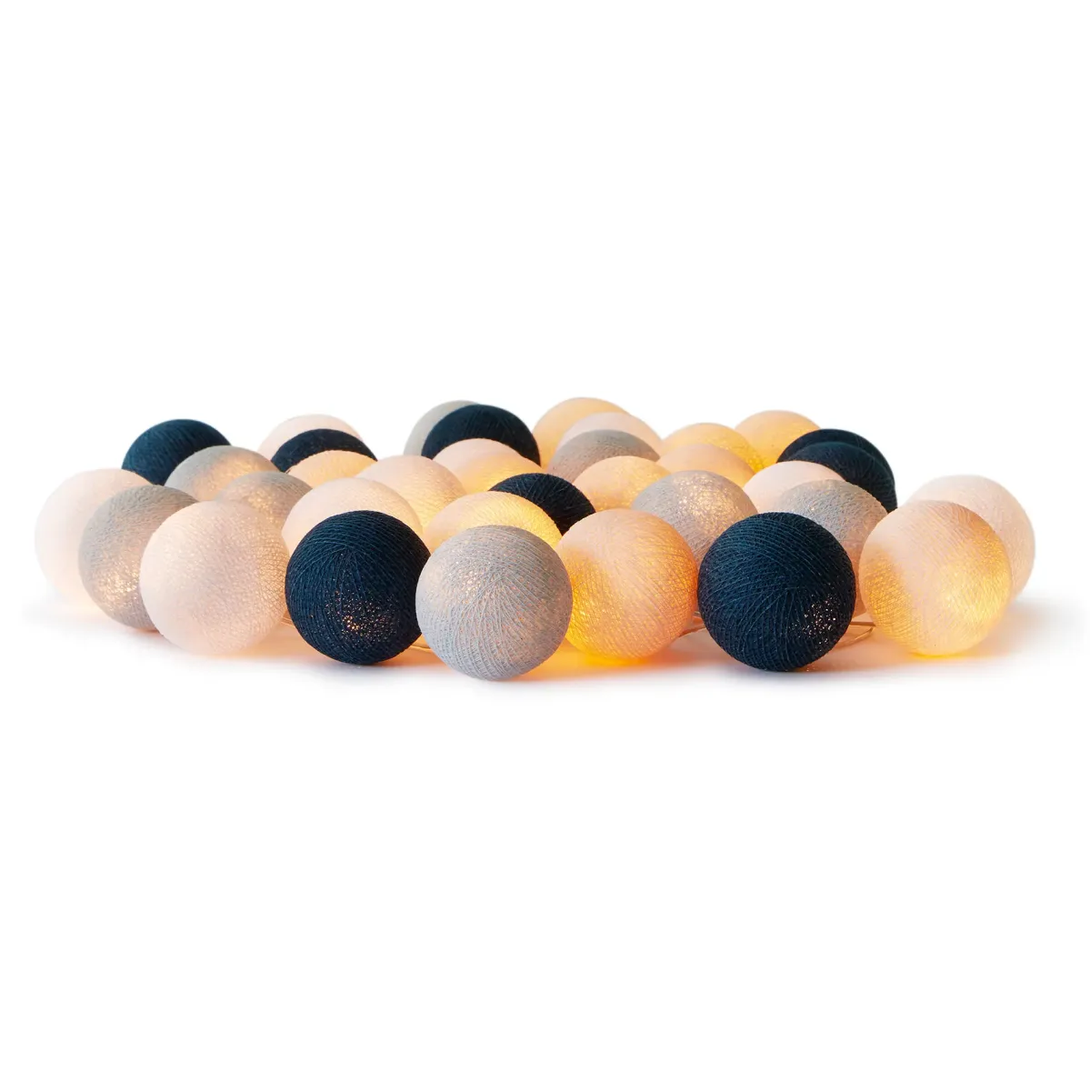 Irislights Moonlight 20-lights Veelkleurig Van Irislights - De lichtslinger bestaat uit handgemaakte bollen van katoen en polyester met een bevestigd kunststof snoer.