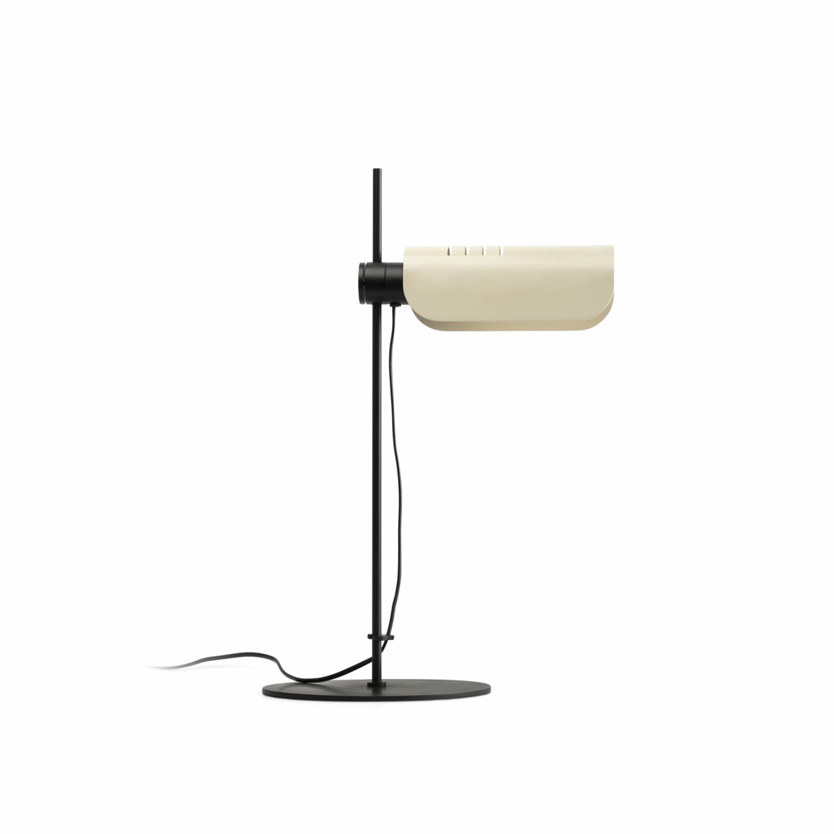 Martinica 53cm Beige bureaulamp Van Faro Barcelona - Een lamp die durft te breken met het strikte en uitnodigt tot spelen met de expressie van licht - zowel thuis als in openbare ruimtes.
