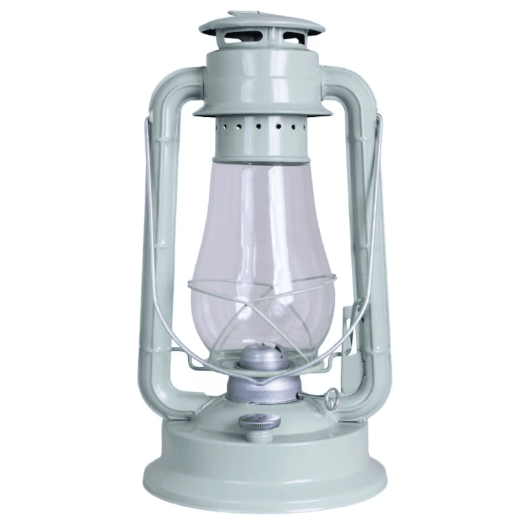 Storm Lantern big Groente Van Strömshaga - Een lantaarn met een klassiek design die een mooi interieurdetail vormt en zowel binnen als buiten voor een prachtig licht zorgt.