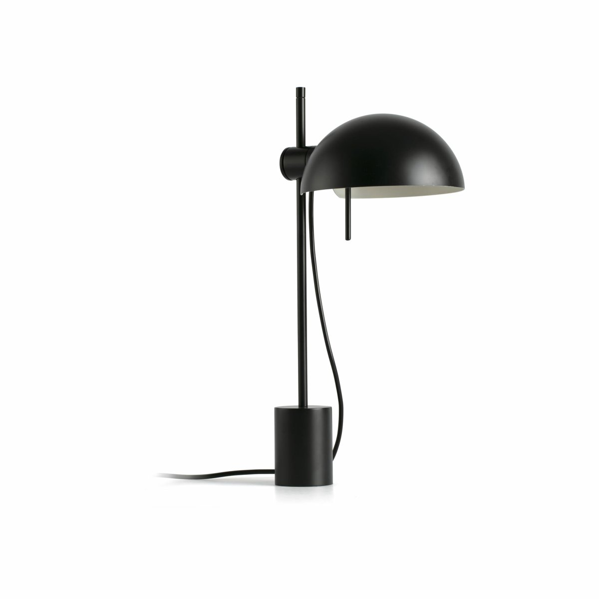 Matilda 43cm Zwart bureaulamp Van Faro Barcelona - Matilda is een zwarte tafellamp met een strak, geometrisch design die in elke omgeving past.