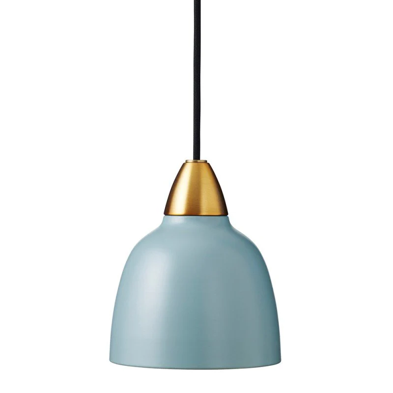 Urban Mini Ø15 Blauw hanglamp Van Superliving - Ondanks zijn kleinere formaat verspreidt de Urban Mini een indrukwekkende lichtspreiding en is hij zowel geschikt voor boven het aanrecht als voor in een gezellige leeshoek.
