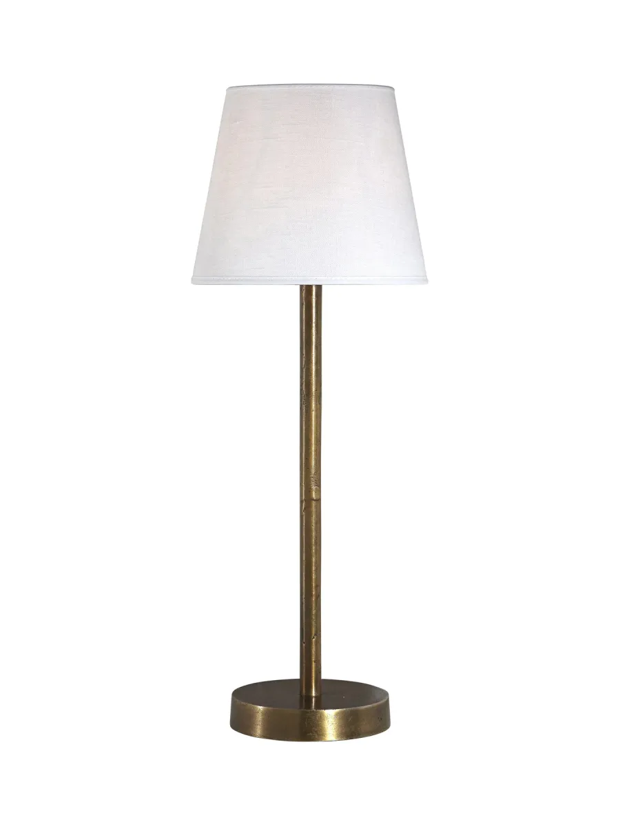 Columbus 24cm Rustiek messing tafellamp Van PR Home - Een pakket waarbij we de eenvoudige en stijlvolle Columbus lampenvoet in messing combineren met de Mia linnen lampenkap in de kleur off-white.