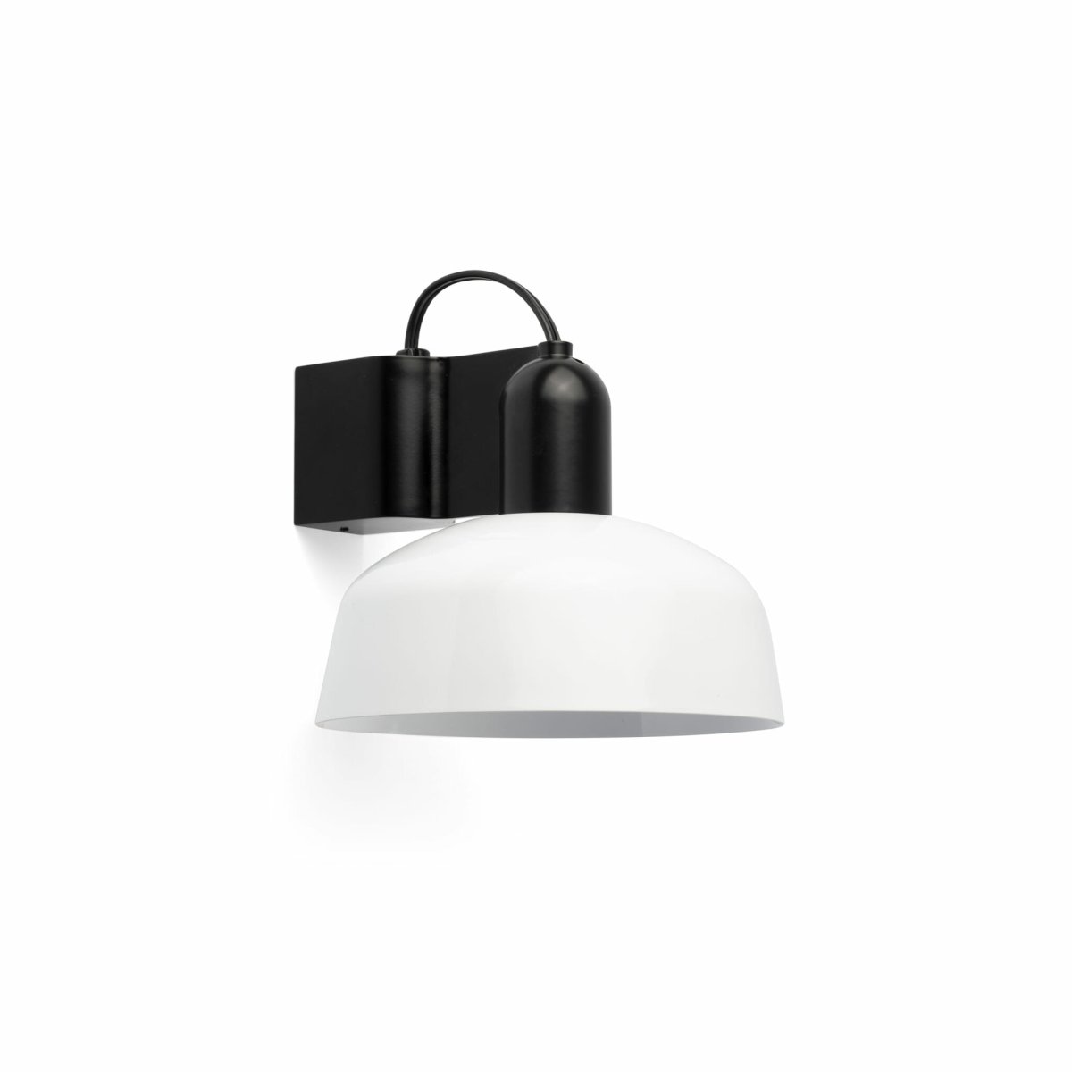 Tatawin Ø18 Wit wandlamp Van Faro Barcelona - Tatawin is een wandlamp met een zwarte structuur en een witte metalen kap die gericht licht geeft.