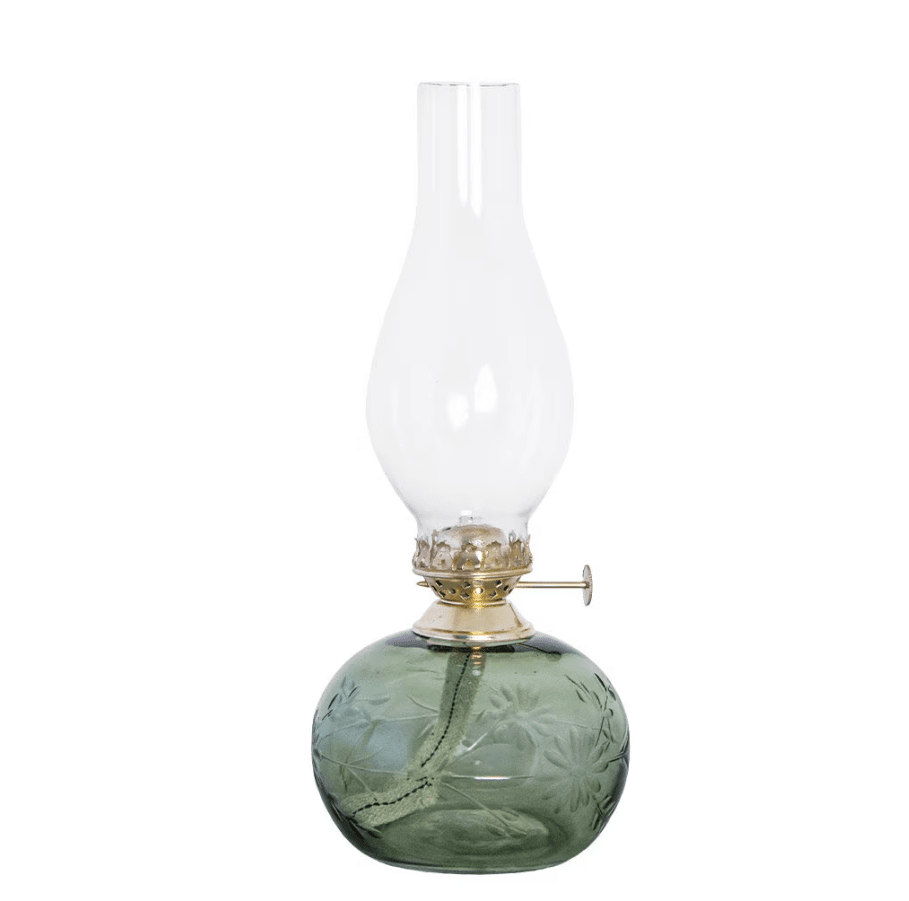 Kerosene lamp Oval Groente Van Strömshaga - In combinatie met de messing details wordt het bovendien een stijlvol interieurdetail in huis.